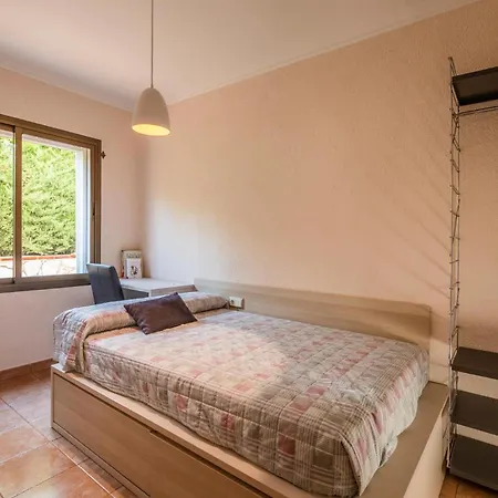 5 Bedroom Amazing In Sant Cebria De Vallalt Casa vacanze Sant Cebrià de Vallalta
