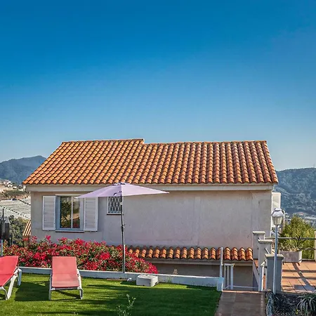 Casa vacanze 5 Bedroom Amazing In Sant Cebria De Vallalt *